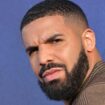 Drake accuse Universal Music et Spotify d’avoir gonflé la popularité du titre « Not Like Us » de Kendrick Lamar