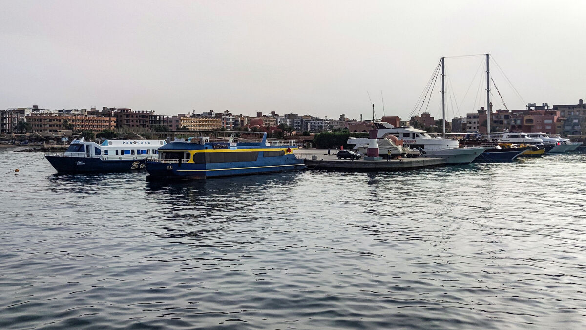 Égypte : un bateau touristique fait naufrage en mer Rouge, 17 passagers toujours disparus