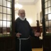 El Papa sustituye tras 44 años a Cantalamessa, histórico predicador de la Casa Pontificia