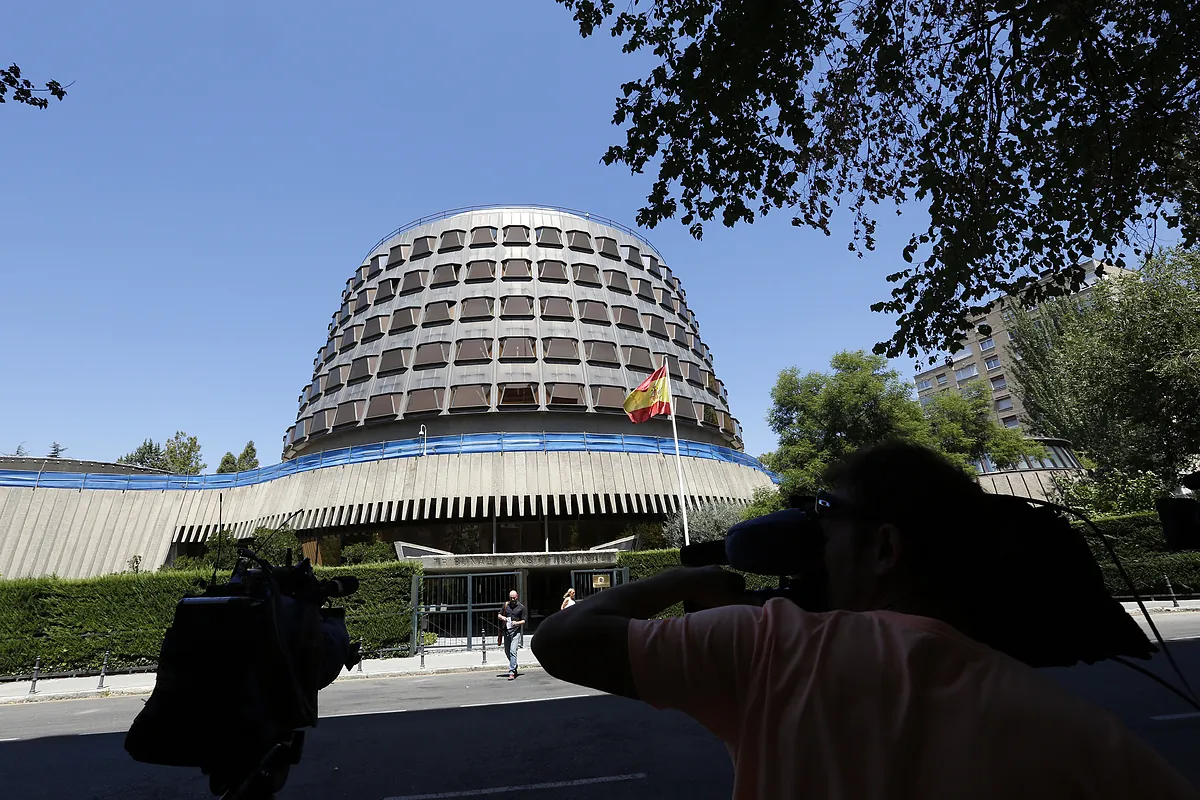 El TC declara inconstitucional que las madres monoparentales no puedan ampliar más de 16 semanas el permiso por nacimiento de sus hijos