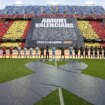 El Valencia se levanta tras el abrazo orgulloso de Mestalla a las víctimas de la DANA