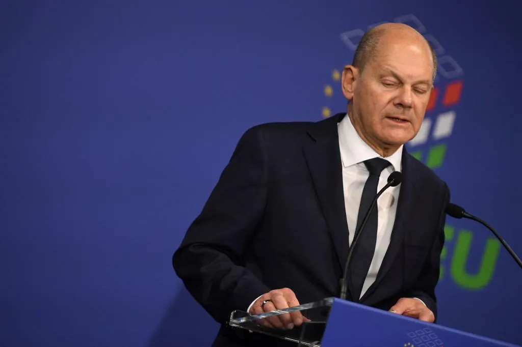 El canciller Scholz chantajea a la oposición para disolver el Bundestag