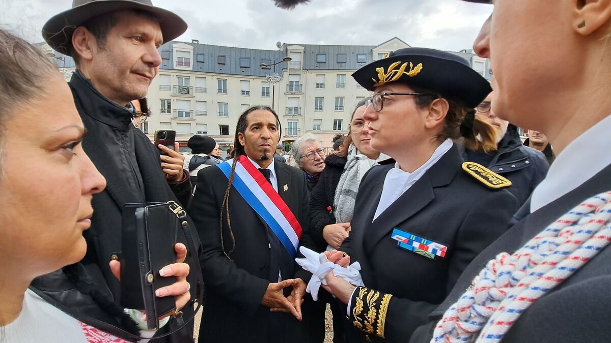 En Essonne, la famille Gurême, clan tsigane, rend hommage à son « héros » et dénonce des violences policières