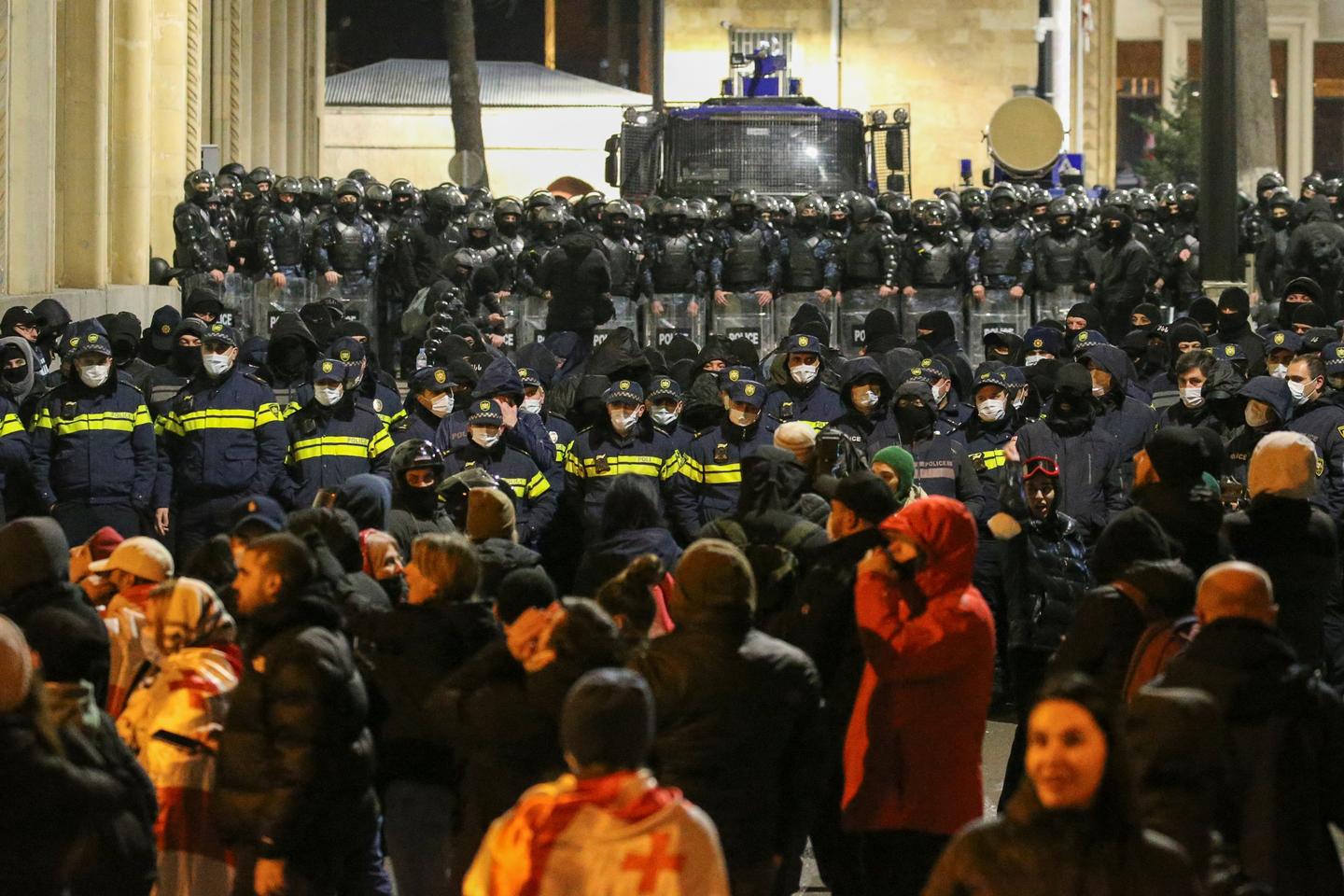 En Géorgie, des milliers de manifestants pro-européens rassemblés à Tbilissi