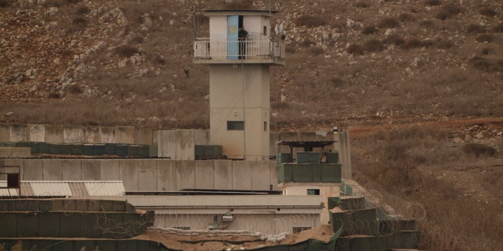 En direct, guerre au Proche-Orient : Israël accuse le Hezbollah d’avoir pris pour cibles des casques bleus de la Finul dans le sud du Liban