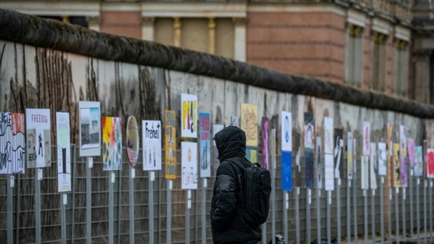 En pleine crise: L'Allemagne fête la chute du Mur de Berlin et "la liberté"