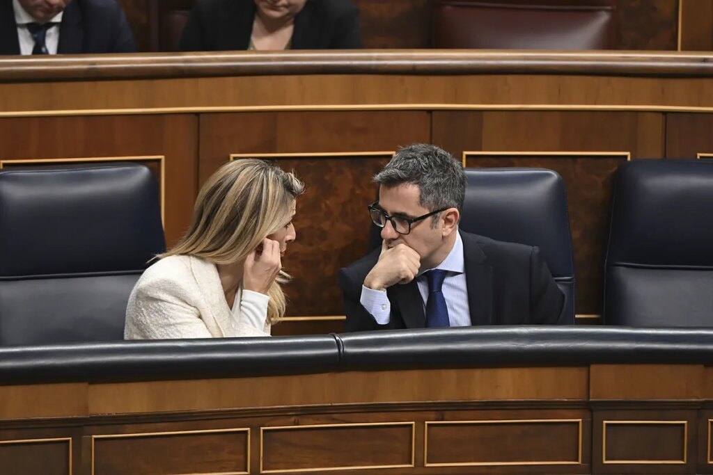 Esperpento y "secuestro" hasta la madrugada en el Congreso para intentar revivir el plan fiscal de Sánchez