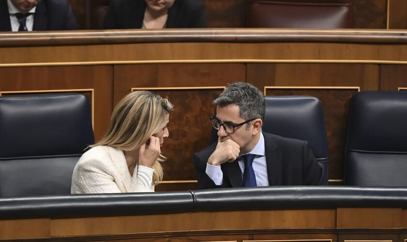 Esperpento y "secuestro" hasta la madrugada en el Congreso para intentar revivir el plan fiscal de Sánchez