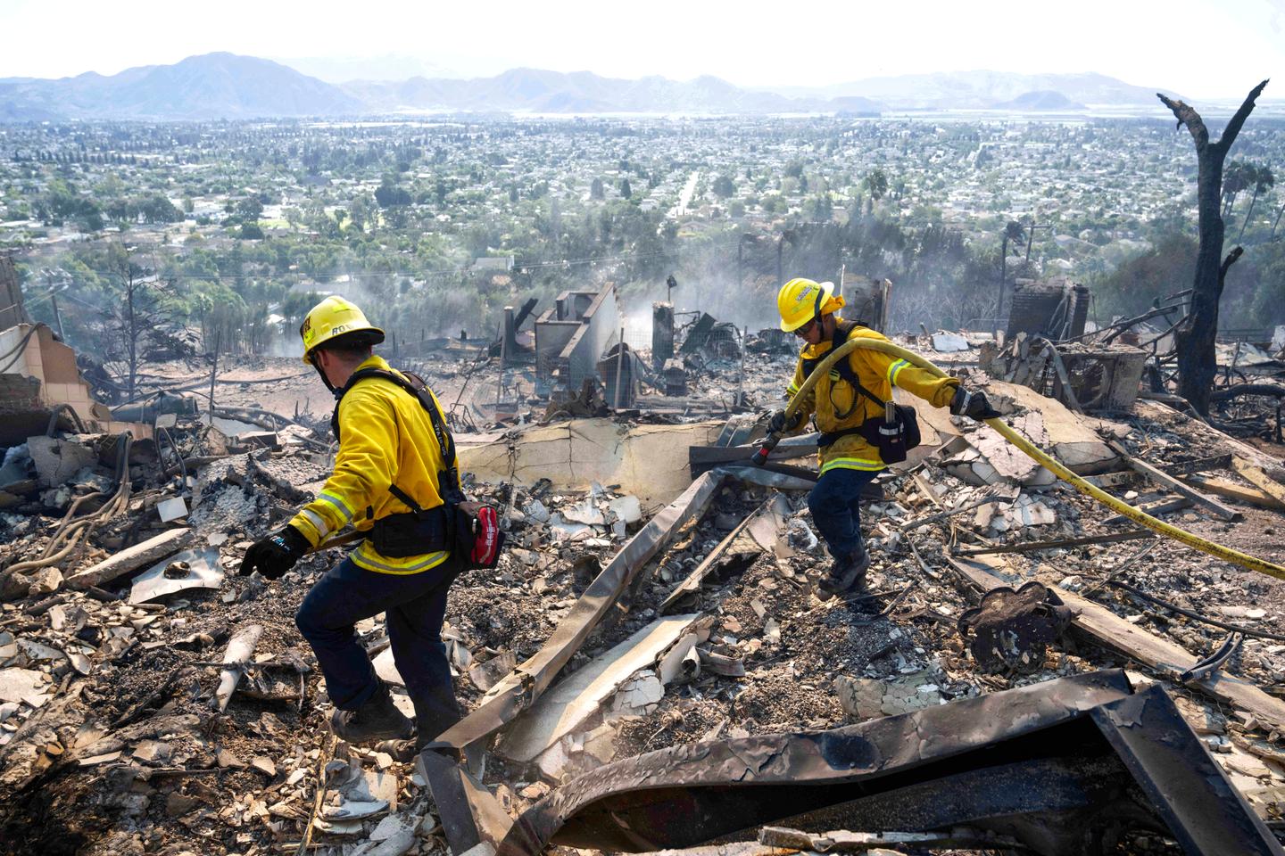 Etats-Unis : un incendie menace des milliers de personnes au nord de Los Angeles