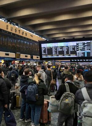 Euston Station chaos with travellers evacuated as police investigate suspect package