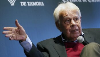 Felipe González carga contra Sánchez por su gestión de la DANA: "Yo no habría dicho que me pidan lo que necesiten"