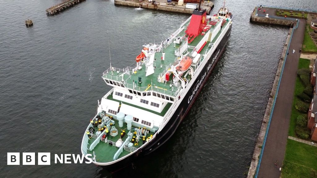 Ferry disruption: Islanders face a difficult winter, warns minister