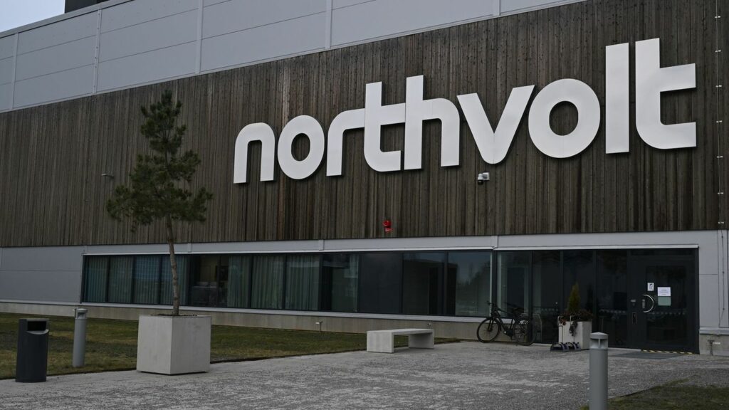 Northvolt ringt seit längerem mit seinen Finanzen. (Archivbild) Foto: Britta Pedersen/dpa