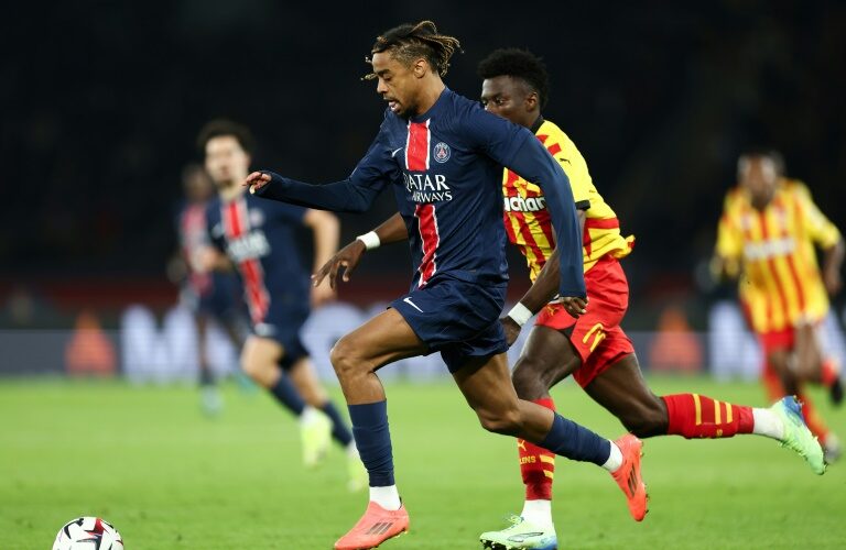 Foot: Le PSG domine Lens (et la Ligue 1) même en ratant beaucoup