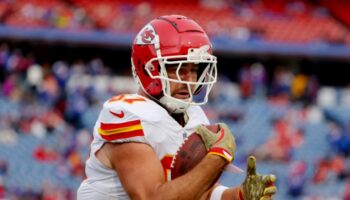 Foot américain: Les stars Mahomes et Kelce cambriolées, alerte de la NFL