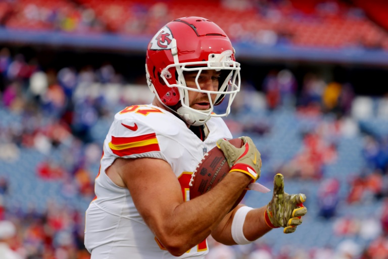 Foot américain: Les stars Mahomes et Kelce cambriolées, alerte de la NFL