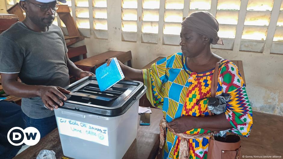 Gabon votes 'yes' to new constitution