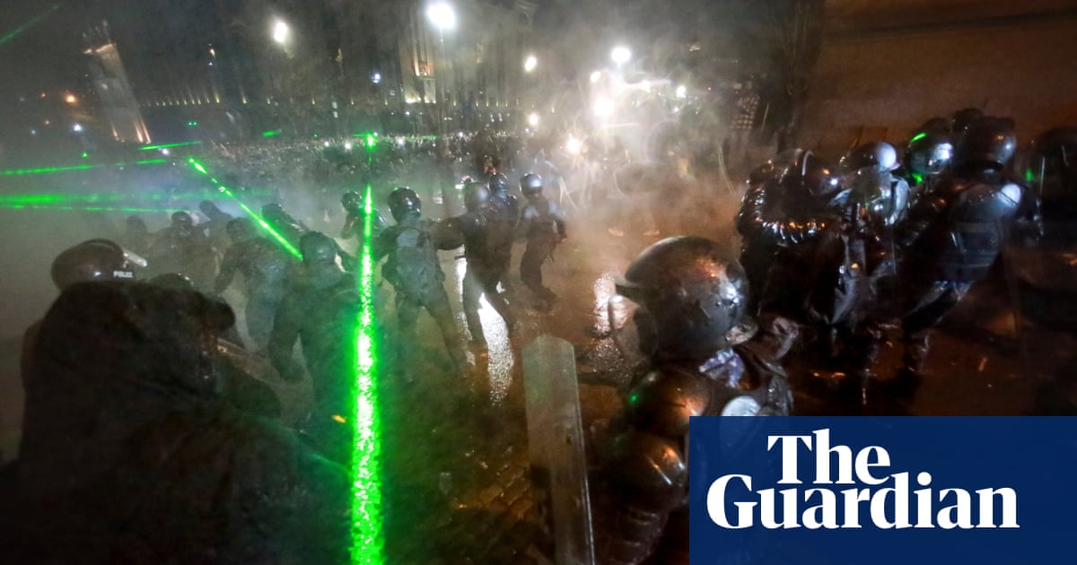 Georgia protesters clash with police after PM suspends EU membership talks