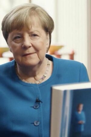 Gespräch mit Hazel Brugger: Angela Merkel im Interview über Putin, Angst und ihren Ausschnitt