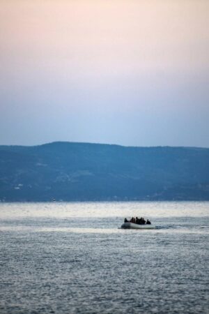 Grèce: Huit morts dont 6 mineurs dans le naufrage d'une embarcation de migrants