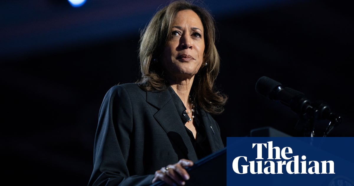 Harris grabs unexpected last-minute lead over Trump in Iowa poll