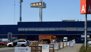 Ikea, qui avait fait travailler des prisonniers de la Stasi avant la chute du mur de Berlin, va indemniser les victimes de la RDA