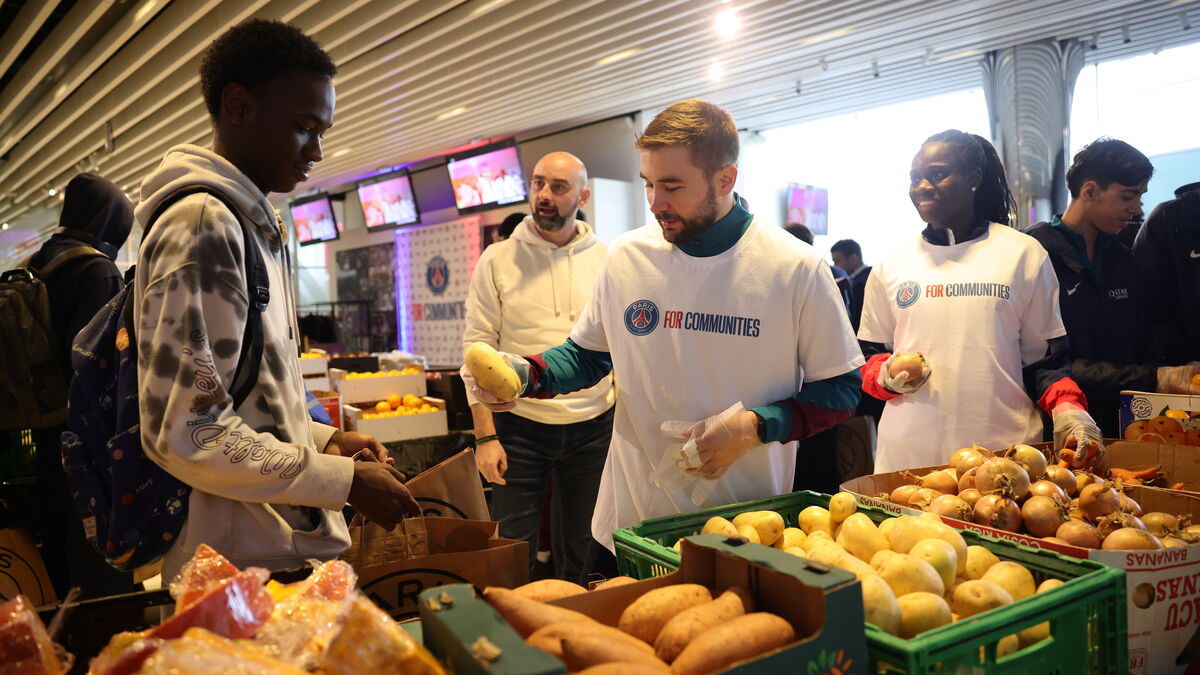 « Il faut qu’on prenne soin de nos étudiants » : le PSG a organisé la plus grande cantine solidaire de France