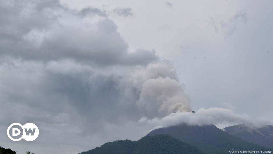 Indonesia: Volcano eruption kills several