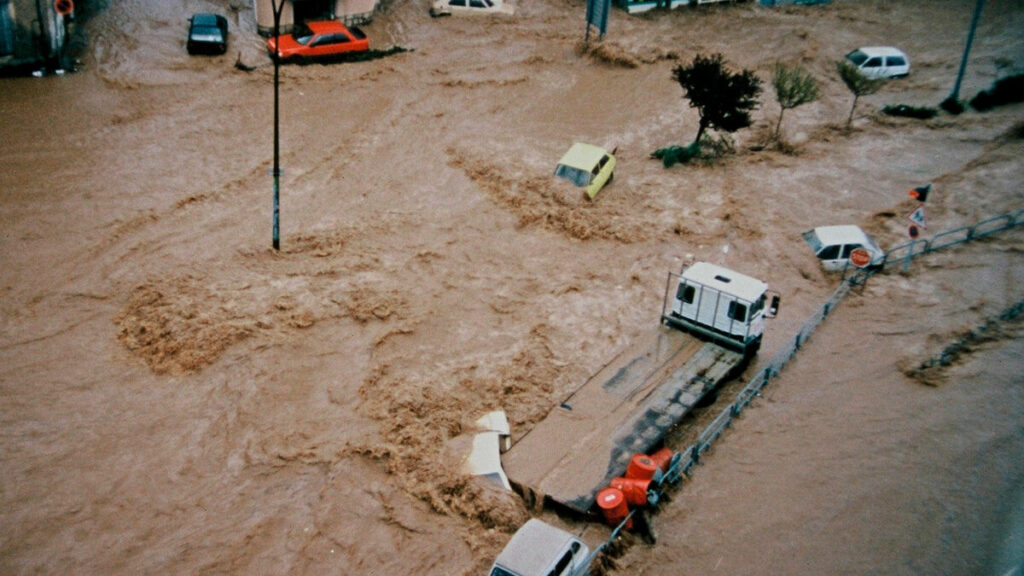 Inondations : comment Nîmes, sinistrée en 1988, est devenue une référence contre les intempéries