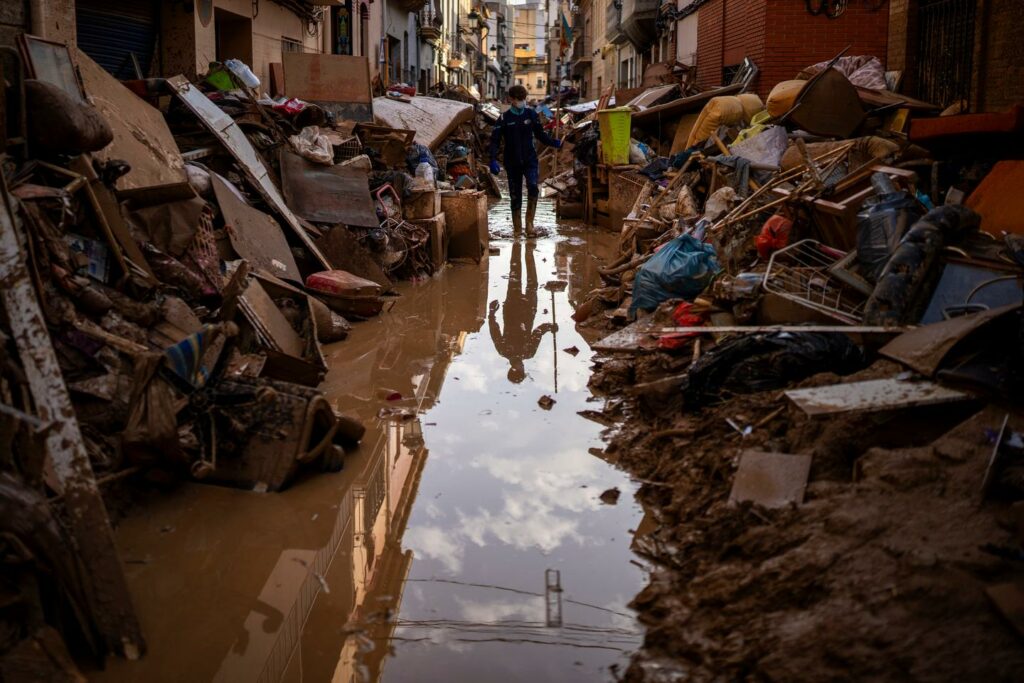 Inondations en Espagne : Pedro Sanchez annonce un premier plan d’aide de 10,6 milliards d’euros