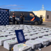 Interceptan un pesquero con más de 4.000 kilos de cocaína a unas 500 millas al oeste de Canarias