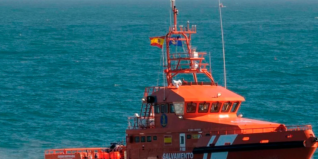 Investigan un vertido tras una colisión entre dos buques en el Estrecho de Gibraltar