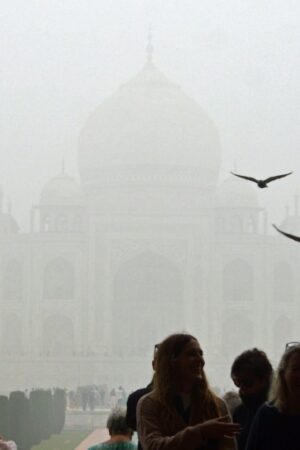 "J'ai les yeux qui brûlent": Un nouveau pic de pollution de l'air désastreux en Inde