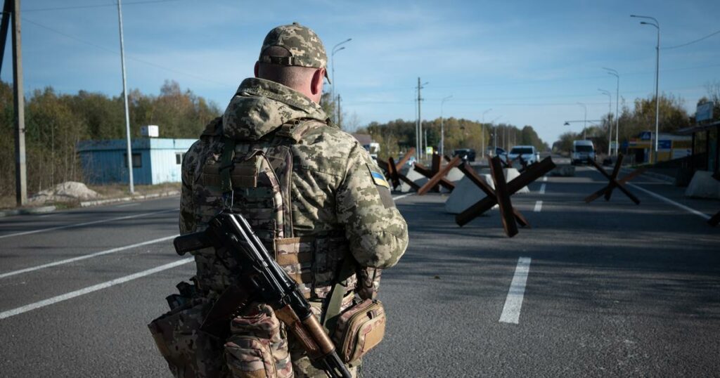 «Je ne peux plus rester vivre là-bas»: le poste-frontière de Domanove, ultime échappatoire pour les Ukrainiens