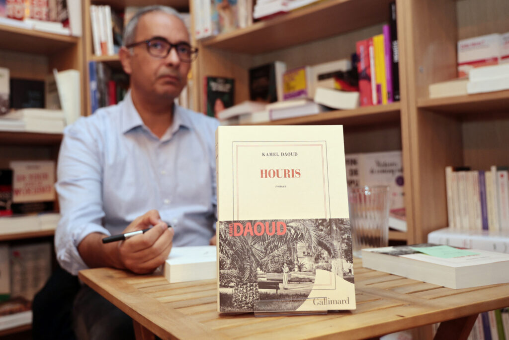 "Je suis plus français que les Français": Le prix Goncourt 2024 attribué à Kamel Daoud pour son roman "Houris"