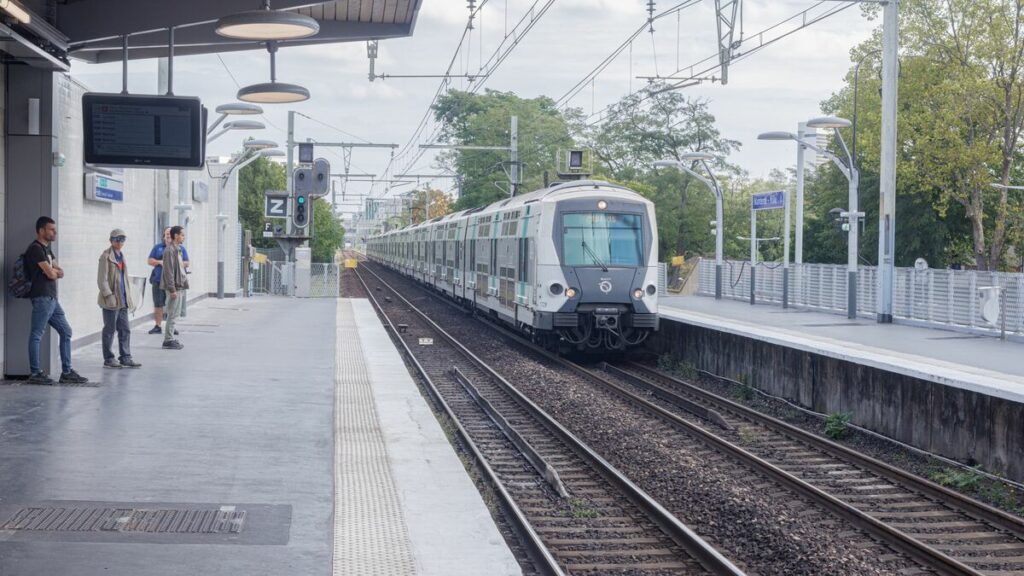 Jeune homme percuté par un RER : l’agent RATP mis en examen pour violences aggravées