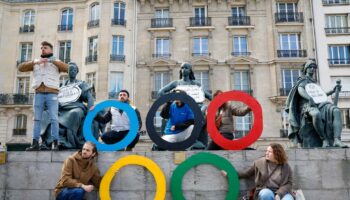 Jeux olympiques : entre « nettoyage social » et « déni démocratique », le bilan sévère du collectif associatif Le revers de la médaille