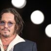 Johnny Depp tente un come-back à Hollywood avec “Day Drinker”