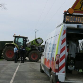 Jouy-le-Moutier : un agriculteur meurt écrasé par son tracteur