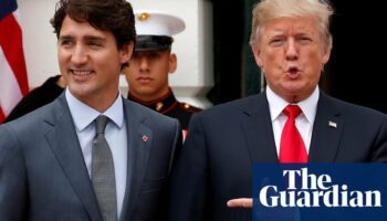 Justin Trudeau makes surprise trip to Mar-a-Lago for Trump meeting