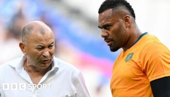 Samu Kerevi listens to Eddie Jones