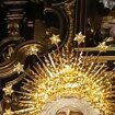 La Caridad del Baratillo, con la diadema de coronación de la Piedad