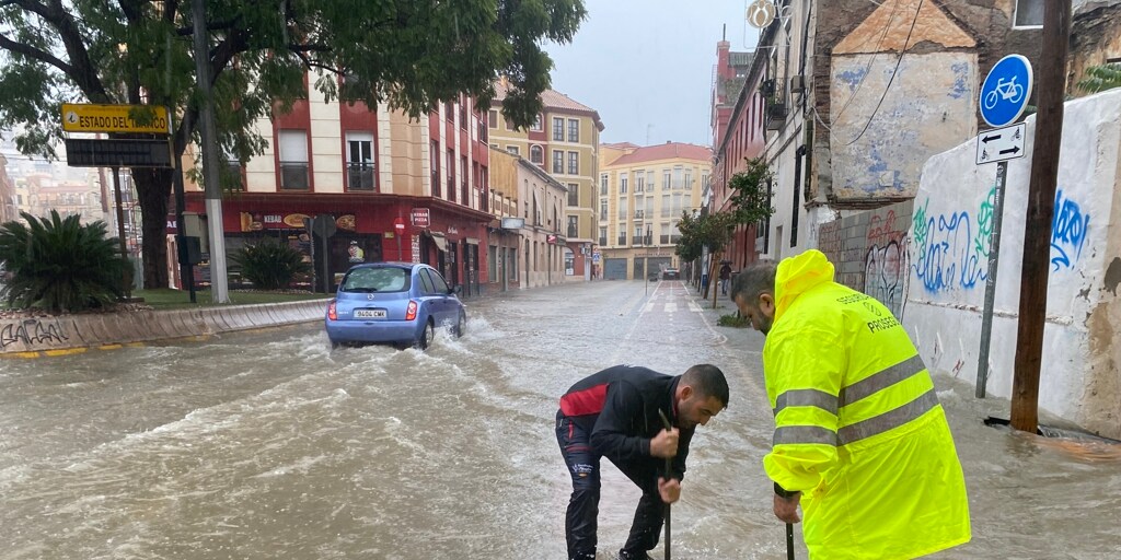 La DANA siembra el caos en Málaga y llega hoy a Sevilla, Huelva y Cádiz