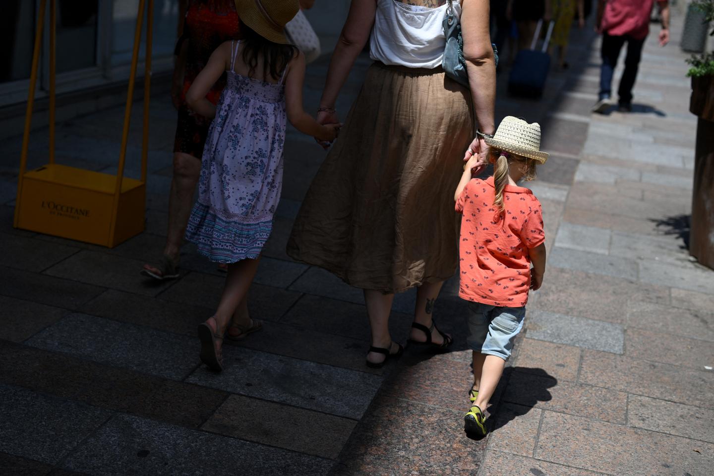 La Défenseure des droits appelle à protéger les enfants de la crise environnementale