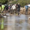 La Guardia Civil rescata a un discapacitado enfermo en cama varios días atrapado por el agua tras la DANA