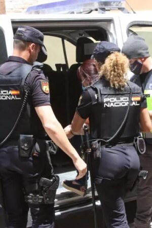 La Polícia Nacional detiene a cuatro hombres por atacar a un taxista en Murcia