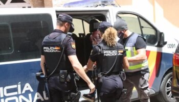 La Polícia Nacional detiene a cuatro hombres por atacar a un taxista en Murcia