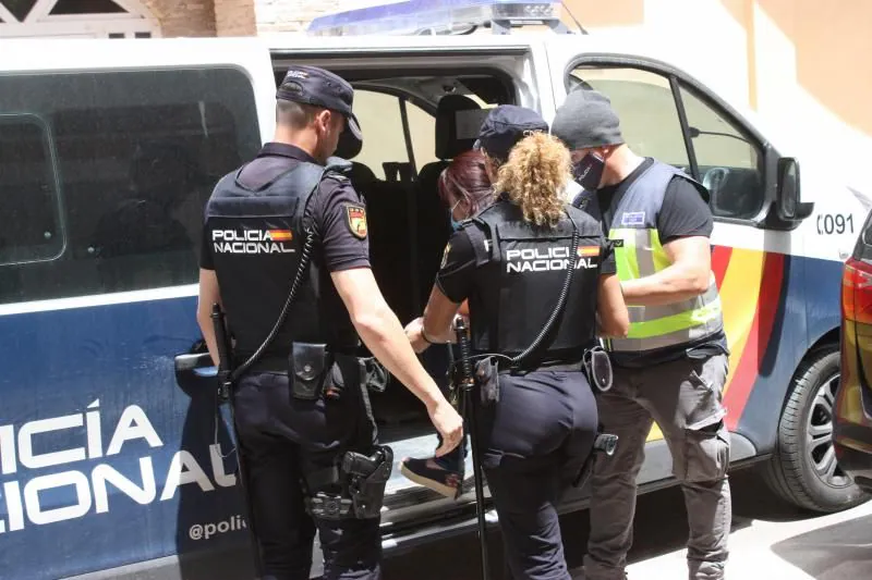 La Polícia Nacional detiene a cuatro hombres por atacar a un taxista en Murcia