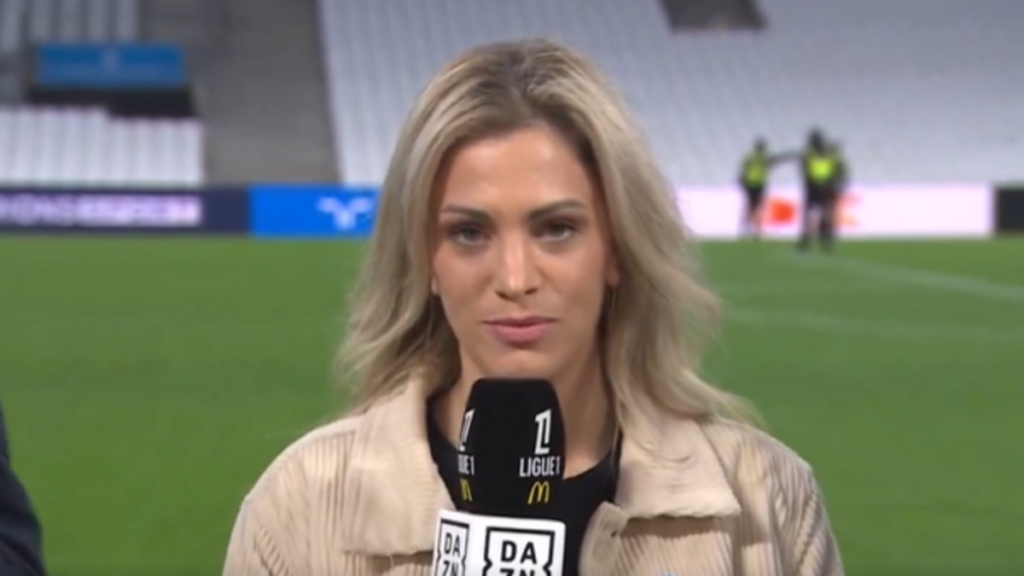 La journaliste de DAZN Ambre Godillon visée par un projectile lors du match OM-Auxerre