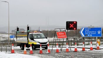 La tempête Bert cause de fortes perturbations au Royaume-Uni et en Irlande ; au moins un mort en Angleterre